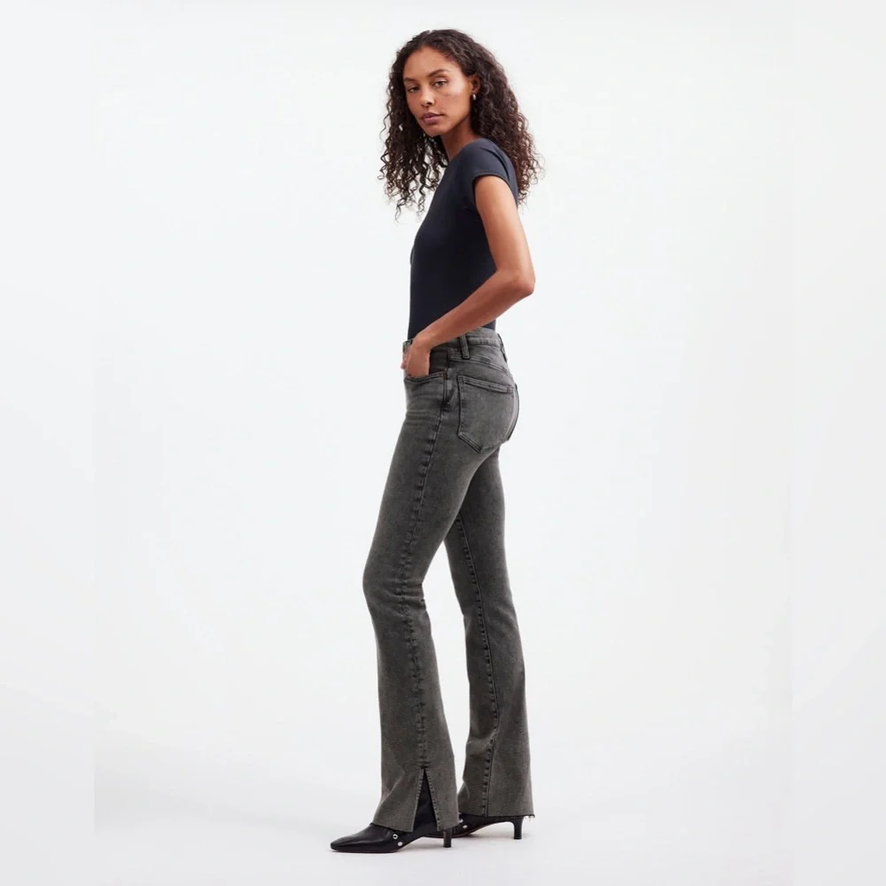EUC Madewell Kick Out Full-Length Jeans 25 - small tear back